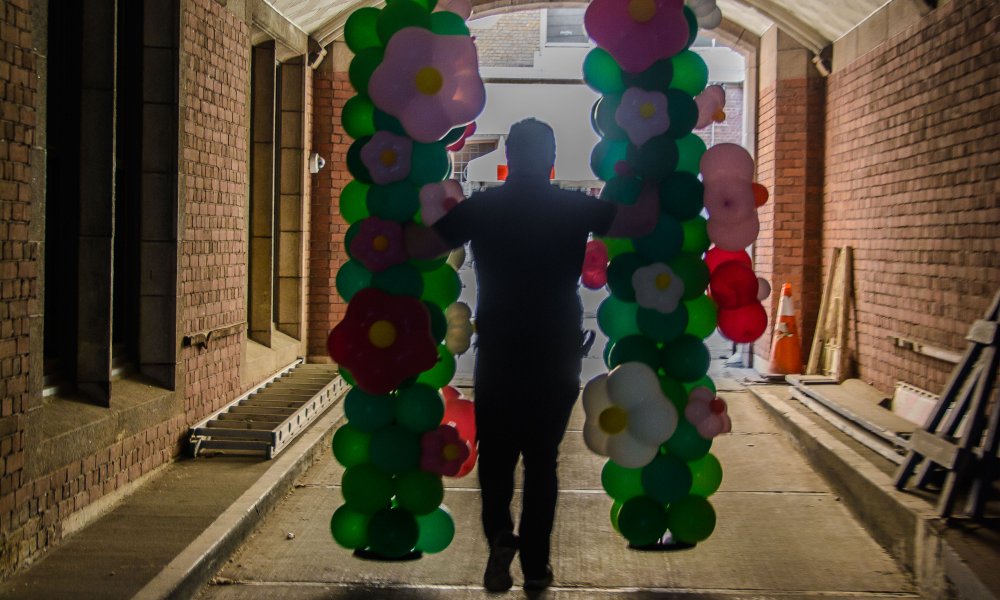 setting up Balloons